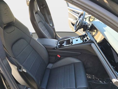 Used 2025 Porsche Panamera RWD image 12