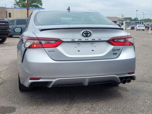 Used 2022 Toyota Camry SE w/ Convenience Package FWD image 8