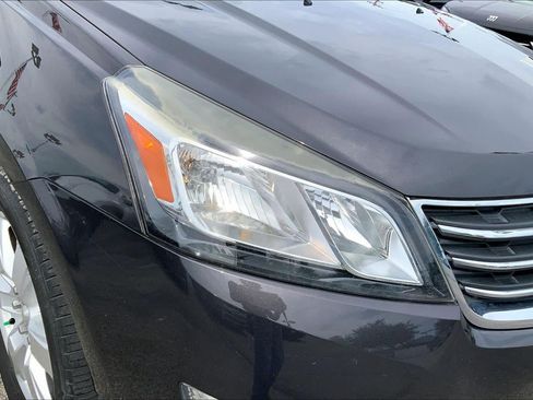 Used 2017 Chevrolet Traverse LT w/ Style and Technology Package FWD image 24
