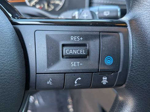 Used 2023 Nissan Rogue SV FWD image 19