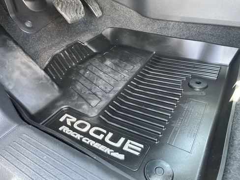 Used 2025 Nissan Rogue SV AWD/4WD image 33