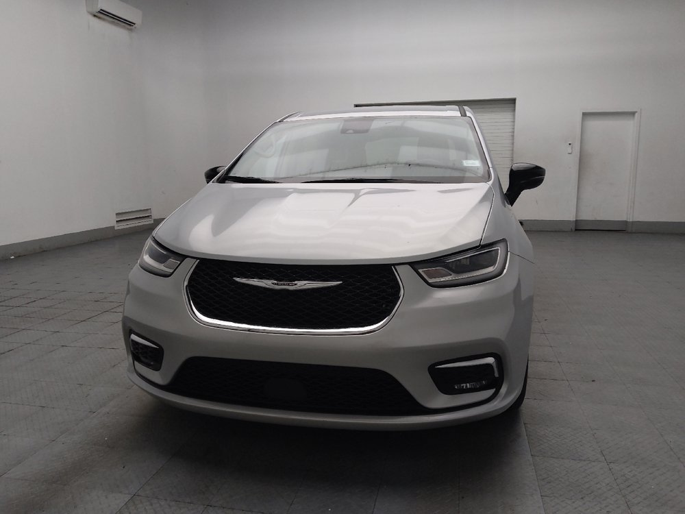 Used 2024 Chrysler Pacifica Touring-L FWD image 15