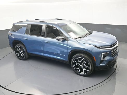 Used 2025 Chevrolet Traverse High Country FWD image 65