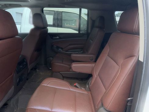 Used 2017 Chevrolet Suburban Premier RWD image 10