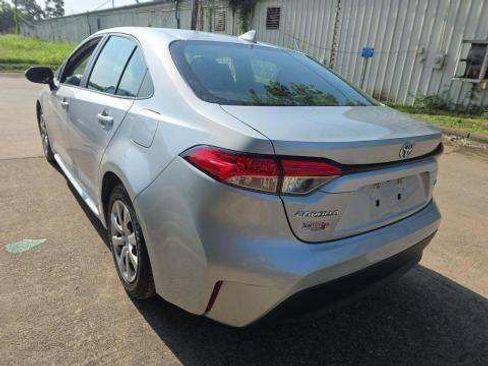 Used 2024 Toyota Corolla LE FWD image 2