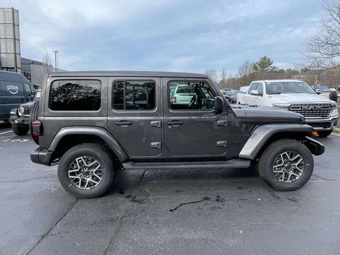 New 2026 Jeep Wrangler Unlimited Sahara AWD/4WD image 10