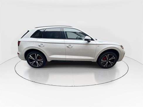 Certified 2025 Audi Q5 2.0T Premium Plus w/ Premium Plus Package image 9