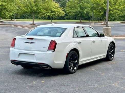 Used 2023 Chrysler 300 Touring L RWD image 7