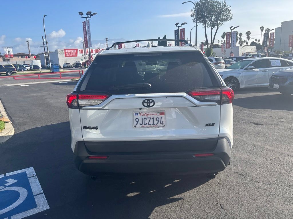 Used 2023 Toyota RAV4 XLE Premium FWD image 5