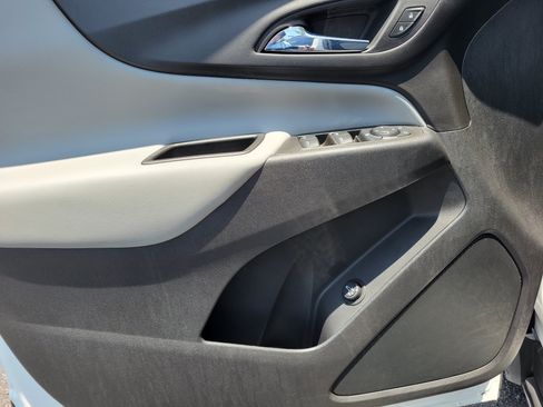 Used 2020 Chevrolet Equinox LT FWD image 27