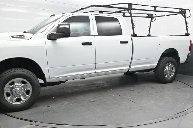 Used 2024 RAM 2500 Tradesman w/ Chrome Appearance Group AWD/4WD image 3