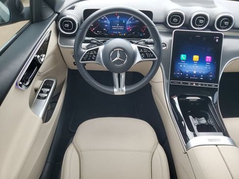 Used 2025 Mercedes-Benz C 300 4MATIC Sedan image 31