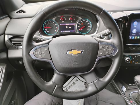 Used 2023 Chevrolet Traverse LT image 9