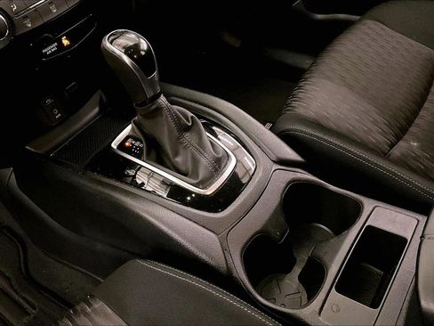 Used 2017 Nissan Rogue S image 16