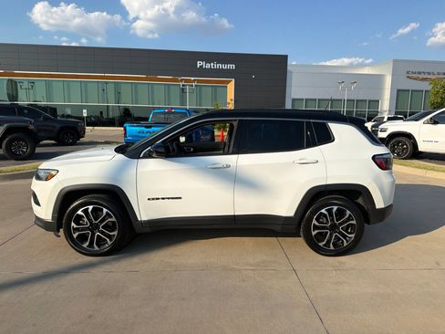 Used 2024 Jeep Compass Limited AWD/4WD image 2