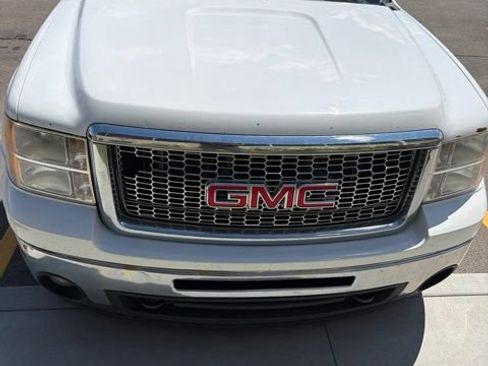 Used 2013 GMC Sierra 1500 SLE w/ Power Tech Package AWD/4WD image 2
