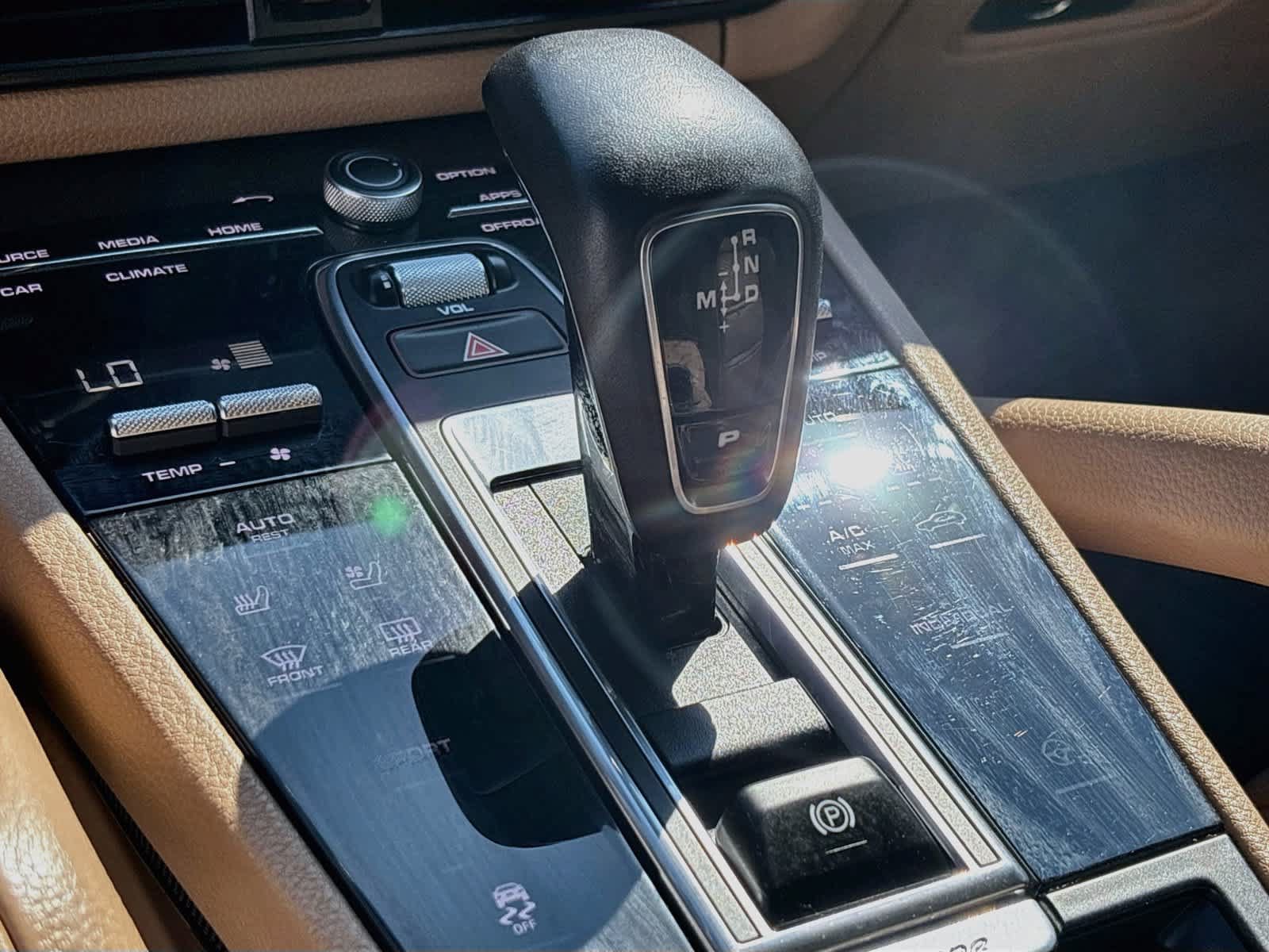 Used 2020 Porsche Cayenne AWD/4WD image 17