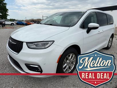 Used 2023 Chrysler Pacifica Touring-L