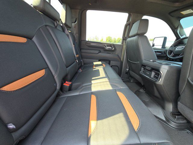 Used 2024 GMC Sierra 2500 AT4 w/ AT4 Premium Plus Package AWD/4WD image 14