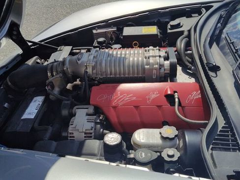 Used 2005 Chevrolet Corvette Coupe w/ Preferred Equipment Group image 3