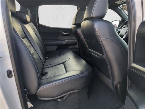 Used 2017 Toyota Tacoma TRD Pro image 19