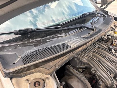 Used 2008 Chrysler Sebring Touring w/ Special Touring Group FWD image 9