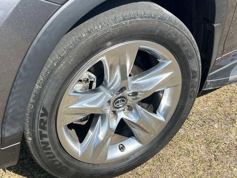 Used 2018 Toyota Highlander Limited image 6