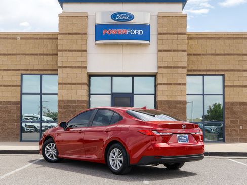 Used 2025 Toyota Camry LE FWD image 8