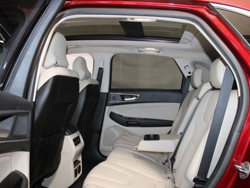 Used 2019 Ford Edge Titanium w/ Cold Weather Package FWD image 23