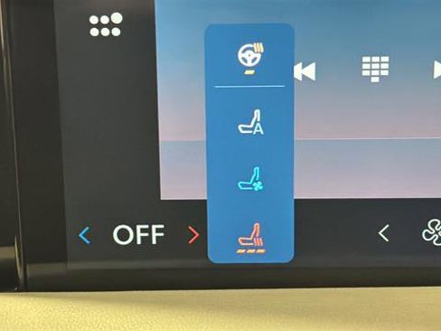 Used 2025 Lincoln Aviator AWD image 21