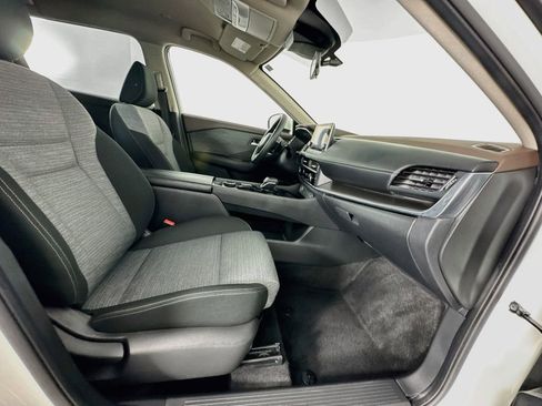 Used 2023 Nissan Rogue SV AWD/4WD image 30