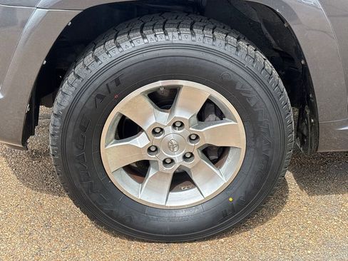 Used 2013 Toyota 4Runner SR5 w/ Convenience Pkg image 23