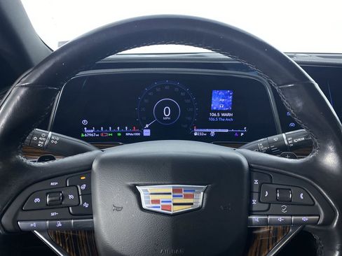 Certified 2022 Cadillac Escalade Luxury image 3