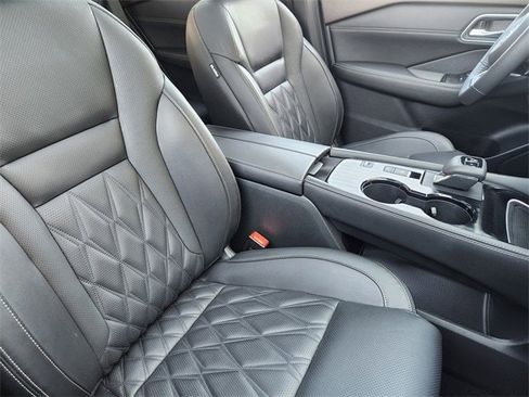 Used 2021 Nissan Rogue Platinum image 10