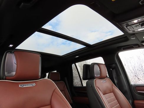 Used 2024 GMC Yukon Denali Ultimate image 5