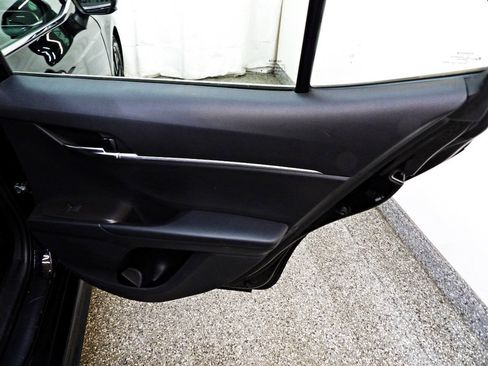 Used 2021 Toyota Camry SE AWD/4WD image 12