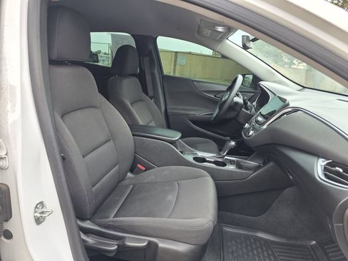 Used 2020 Chevrolet Malibu LT FWD image 22