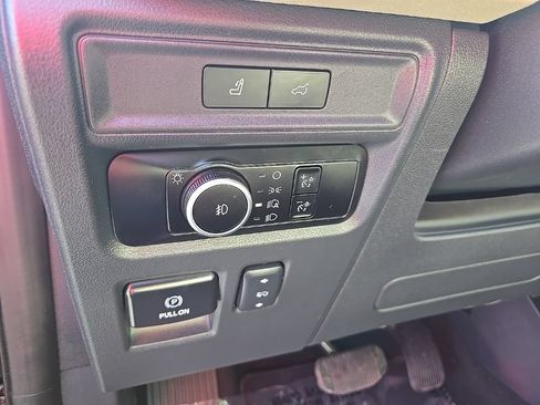 Used 2024 Ford Expedition Max Limited AWD/4WD image 14
