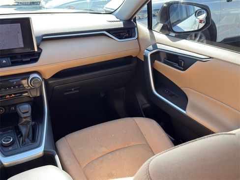 Used 2023 Toyota RAV4 LE image 28