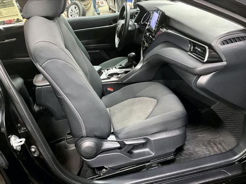 Used 2023 Toyota Camry LE image 8