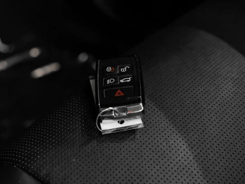 Used 2020 Land Rover Discovery Sport SE AWD/4WD image 64