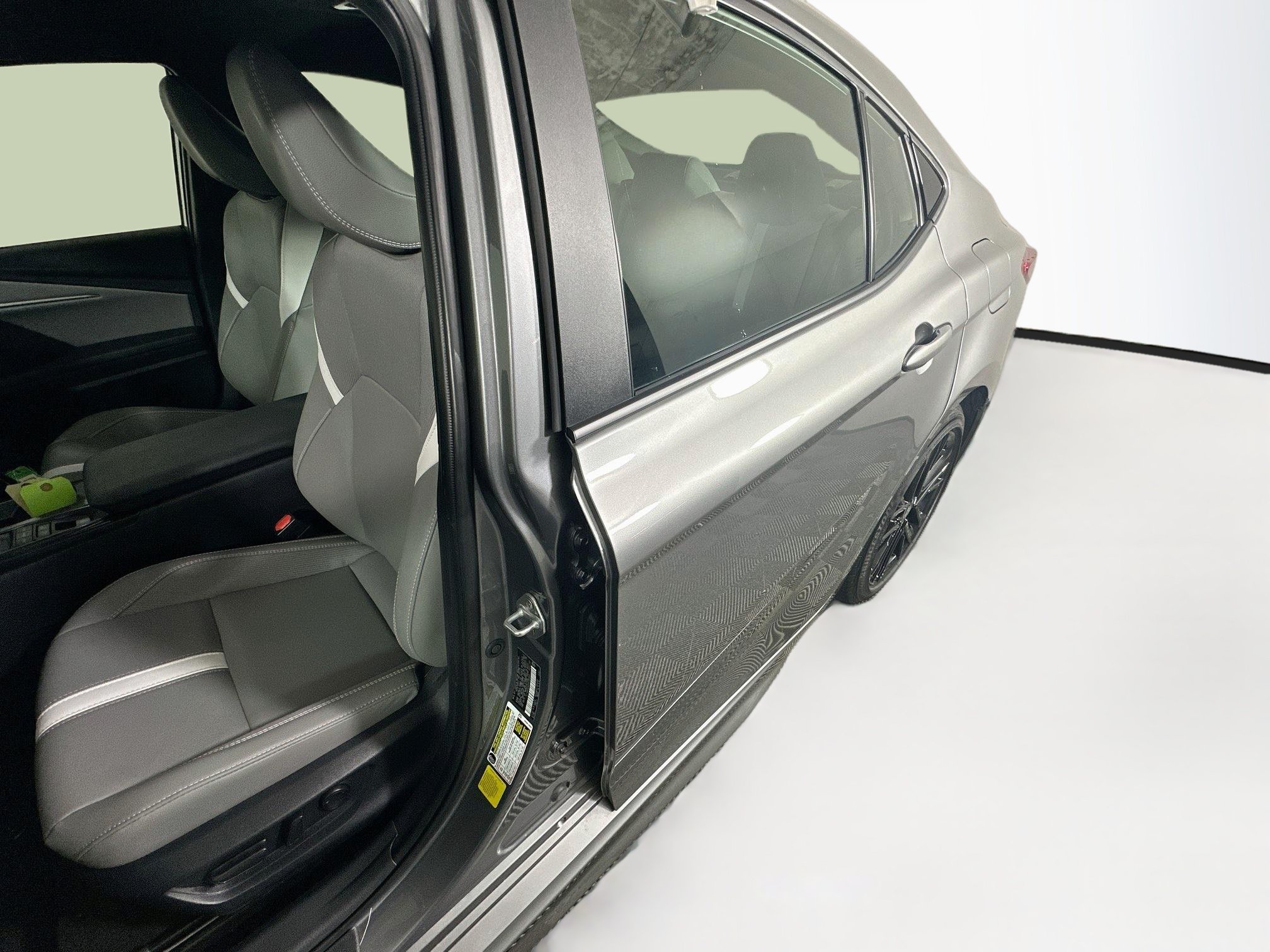 Used 2026 Toyota Camry SE FWD image 12