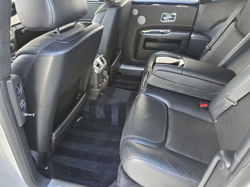 Used 2016 Rolls-Royce Ghost image 27