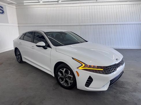 Used 2021 Kia K5 LXS FWD image 3