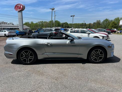 Used 2023 Ford Mustang Premium image 6