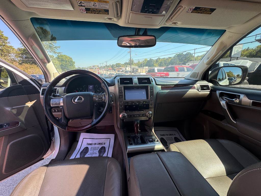 Used 2017 Lexus GX 460 Premium w/ Premium Package AWD/4WD image 22