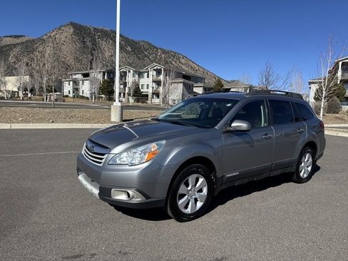 Used 2011 Subaru Outback 2.5i Limited image 7