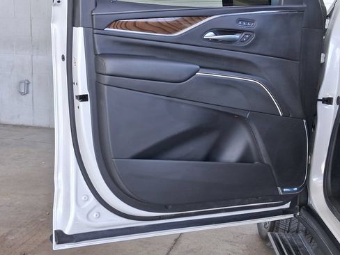 Used 2024 Cadillac Escalade Sport Platinum RWD image 17