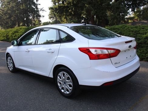 Used 2012 Ford Focus SE FWD image 4