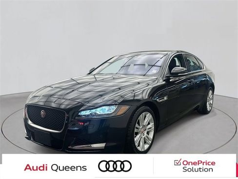 Used 2017 Jaguar XF Premium image 1